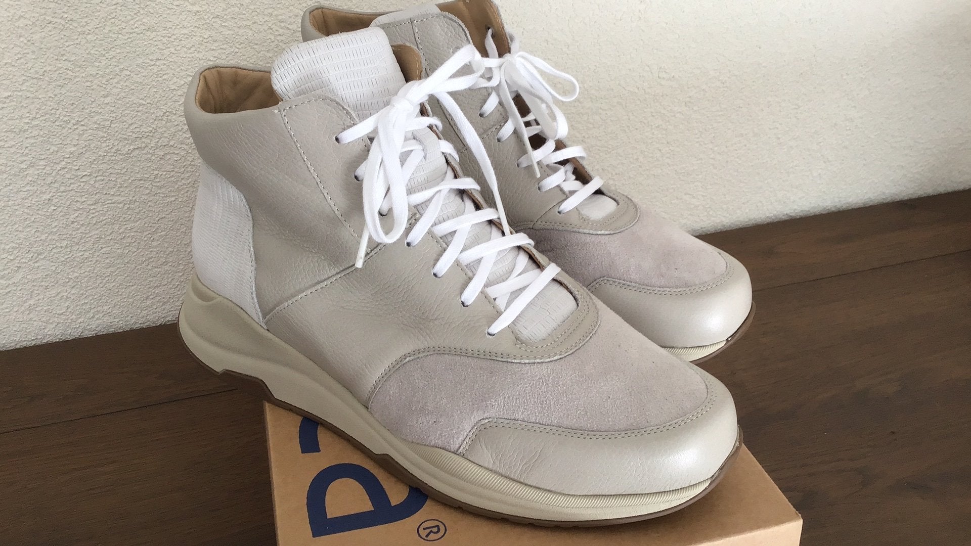 Nieuwe Durea schoenen maat 6,5M, Beige, Ophalen of Verzenden, Sneakers of Gympen, Zo goed als nieuw