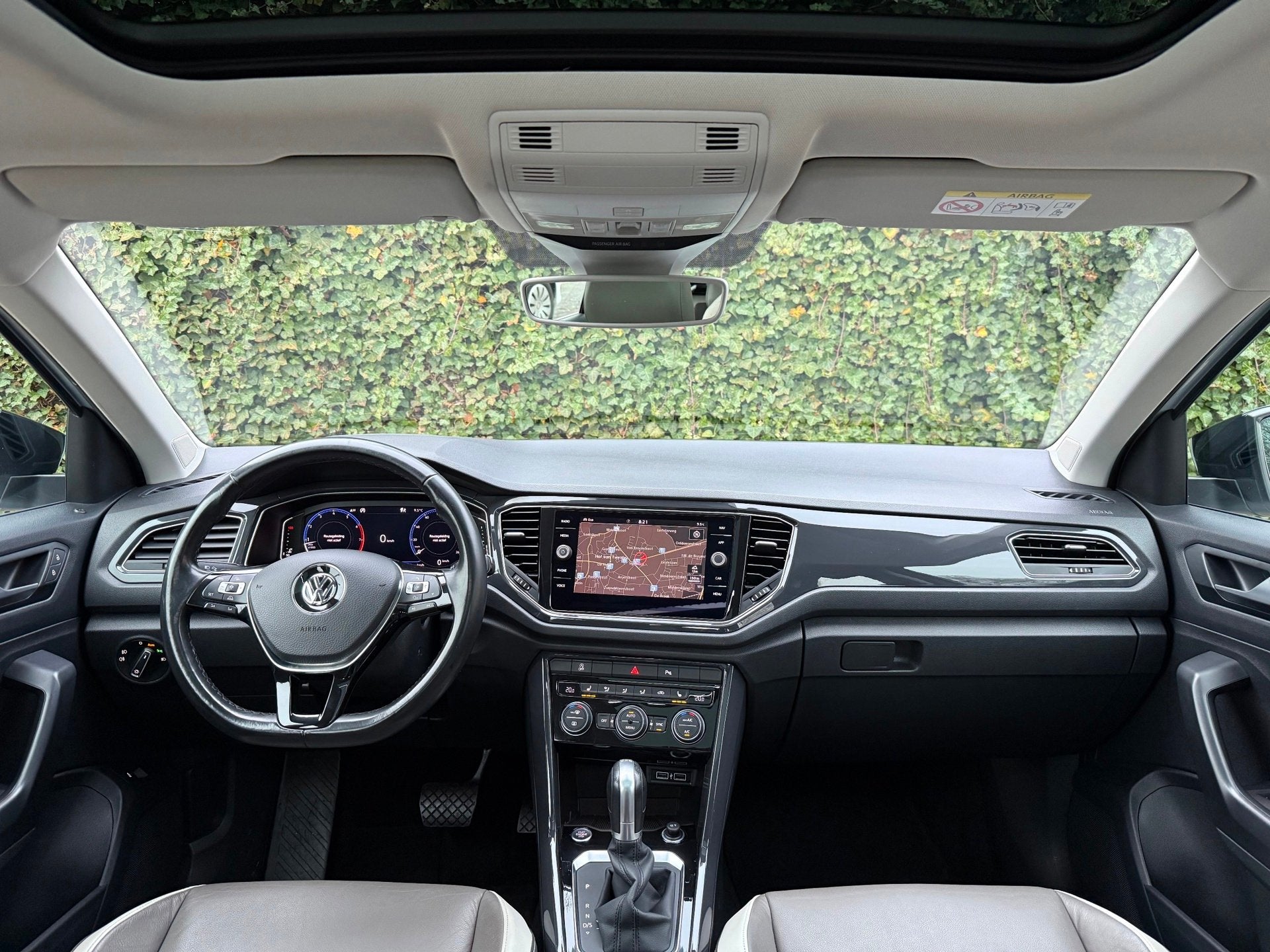 Volkswagen T-ROC 2.0 TSI 4Motion Sport | Pano | Leder | Trek, Auto's, Automaat, 15 km/l, Gebruikt, Euro 6