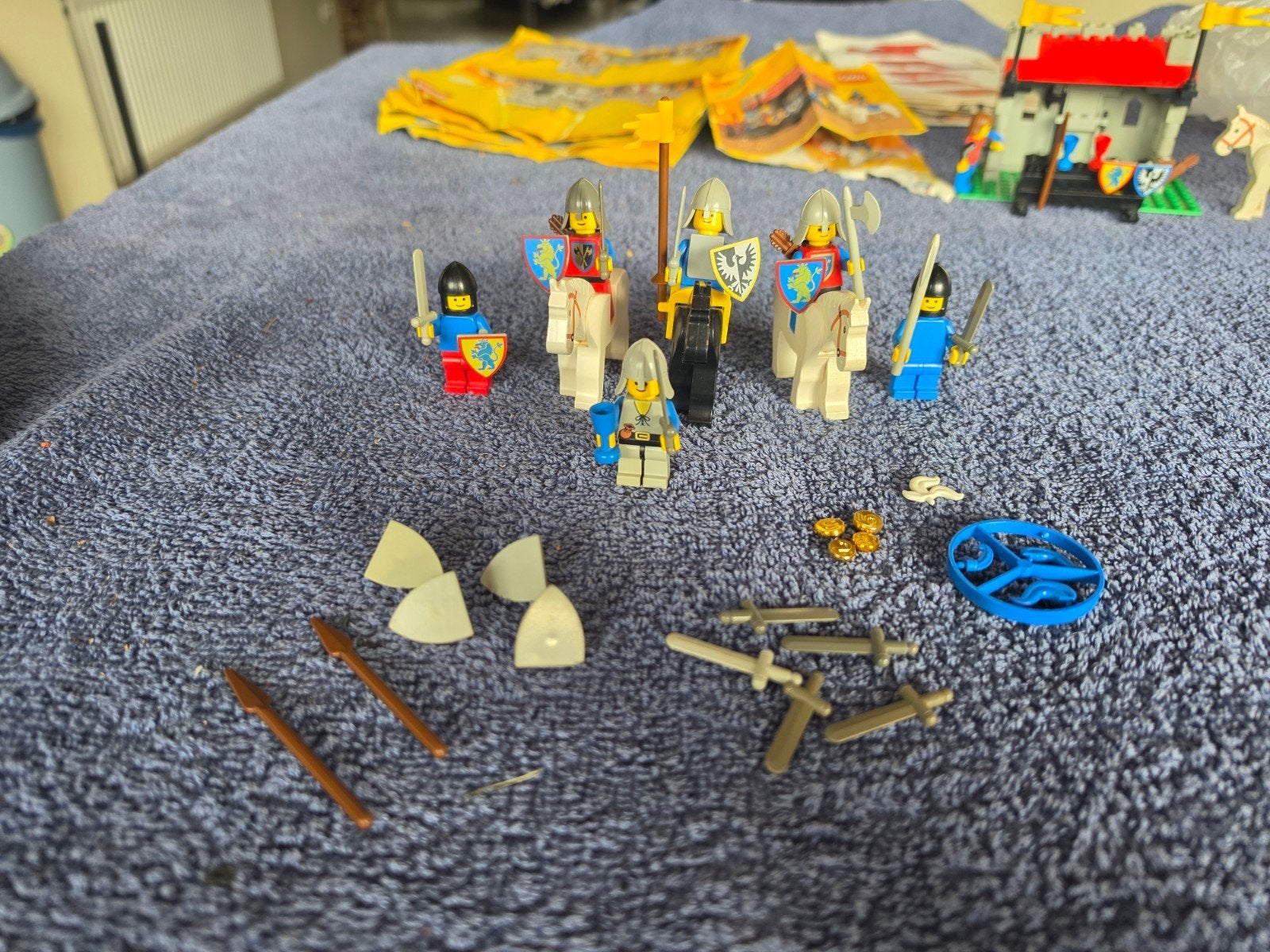 Oude LEGO Ridders met accessoires, Kinderen en Baby's, Speelgoed | Bouwstenen, Ophalen of Verzenden, Zo goed als nieuw