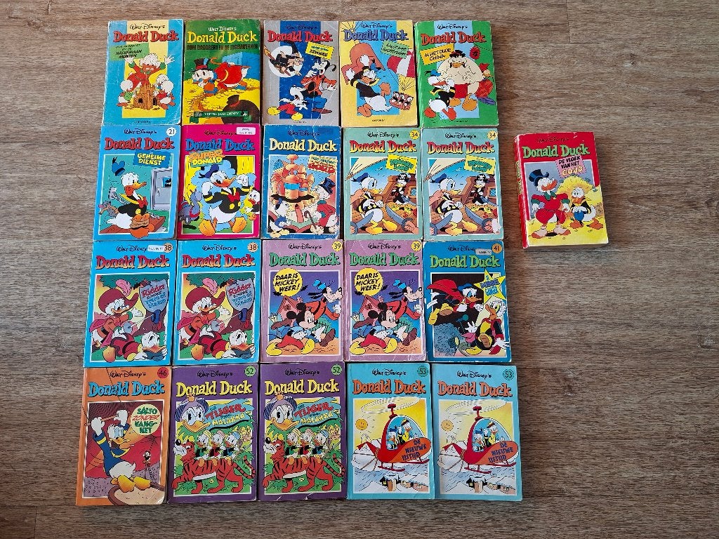 Donald Duck pockets tweede seri en andere Donald Duck, Boeken, Stripboeken, Meerdere stripboeken, Ophalen of Verzenden, Gelezen