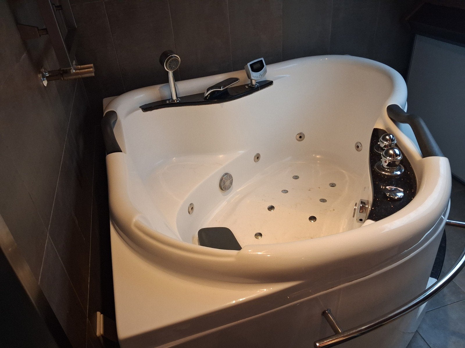 Whirlpool bad Oceane BEDUM, Huis en Inrichting, Ophalen