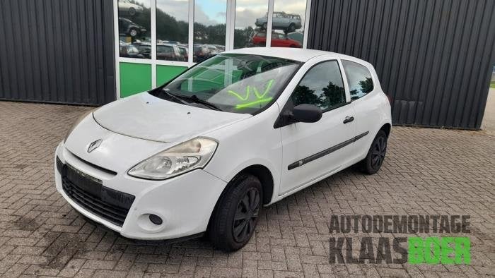 Voorbumper van een Renault Clio, Gebruikt, -, Renault, -