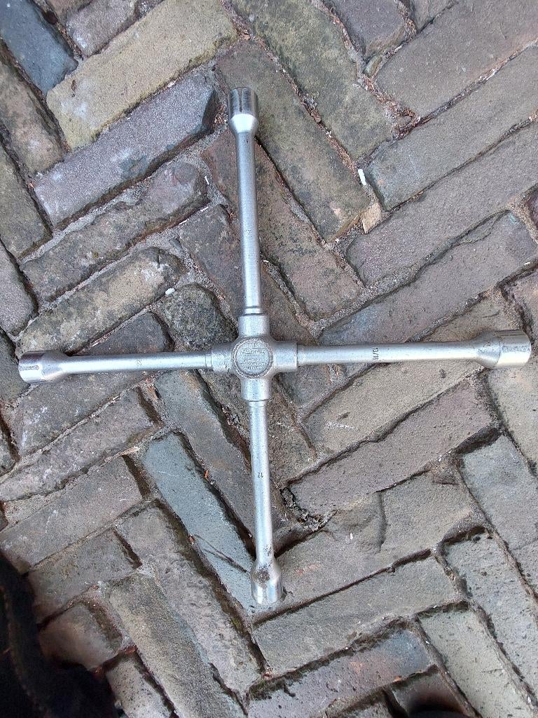 HAZET 715 kruissleutel, Ophalen, Zo goed als nieuw