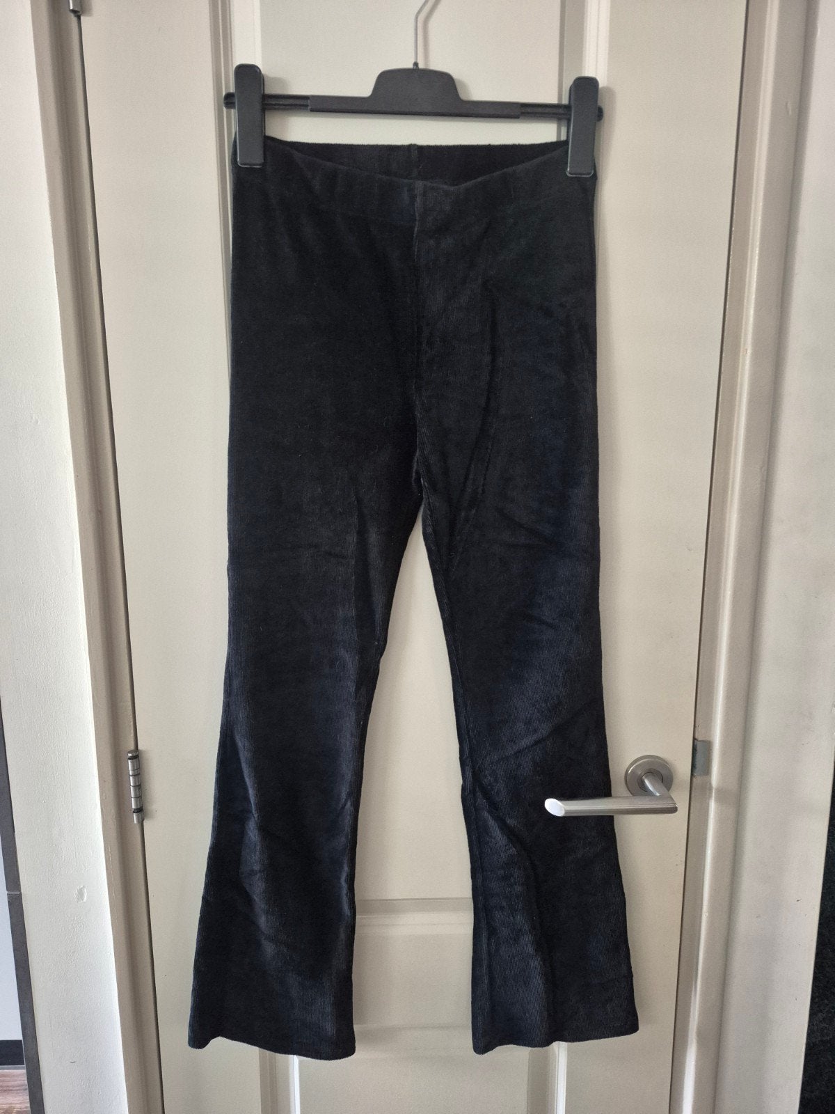 Page One young 158 164 flared ribbel legging zwart suede loo, Ophalen of Verzenden, Meisje
