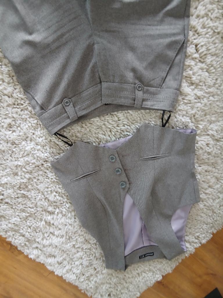 Broekpak met hesje        42, Kleding | Dames, Kostuum of Pak, Maat 42/44 (L), Ophalen of Verzenden, Gedragen