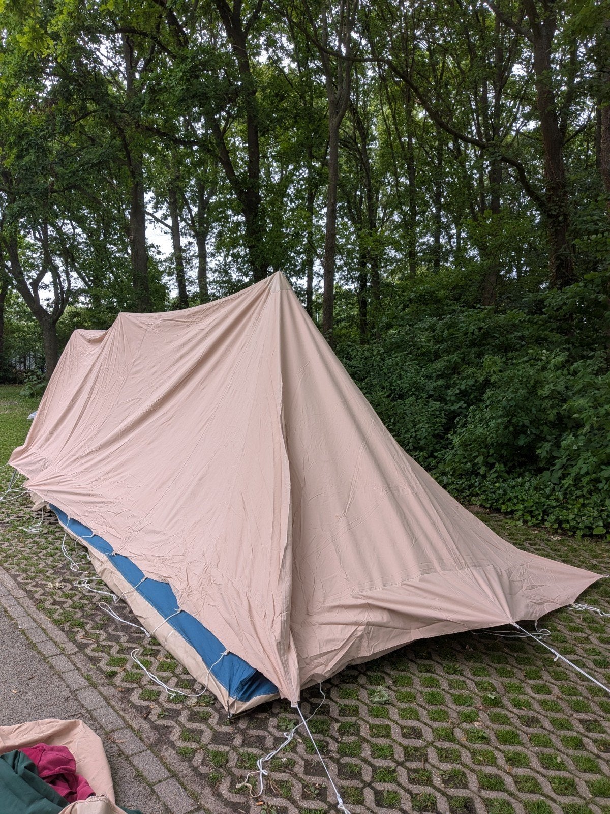 De Wit Piramidetent - Ruime en Stevige Familietent, Ophalen of Verzenden
