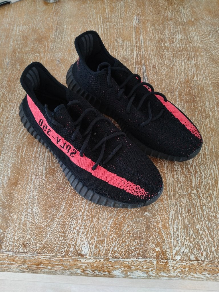 Adidas Yeezy Boost 350 V2 - Maat 45 1/2 – Core Black Red, Kleding | Heren, Zwart, Ophalen of Verzenden, Sneakers of Gympen, Adidas Yeezy