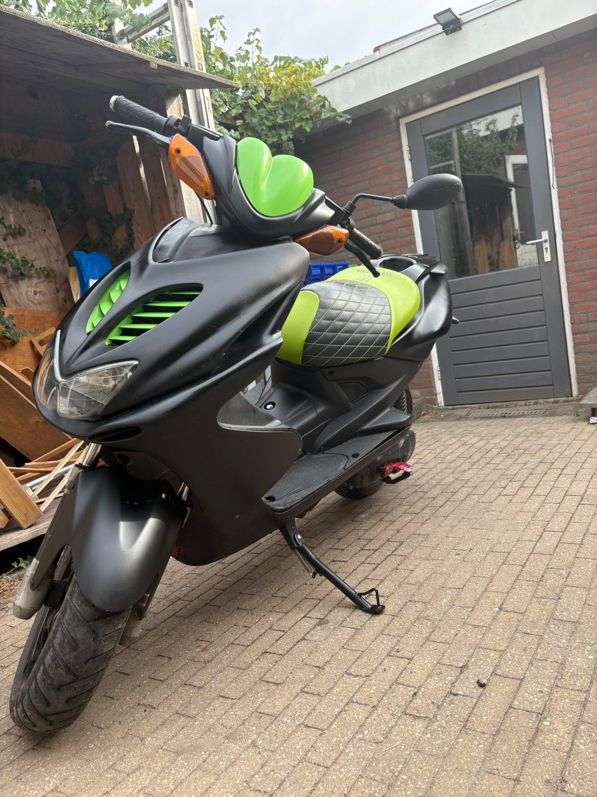 yamaha aerox 70cc, Ophalen, Zo goed als nieuw, Tweetakt, Aerox