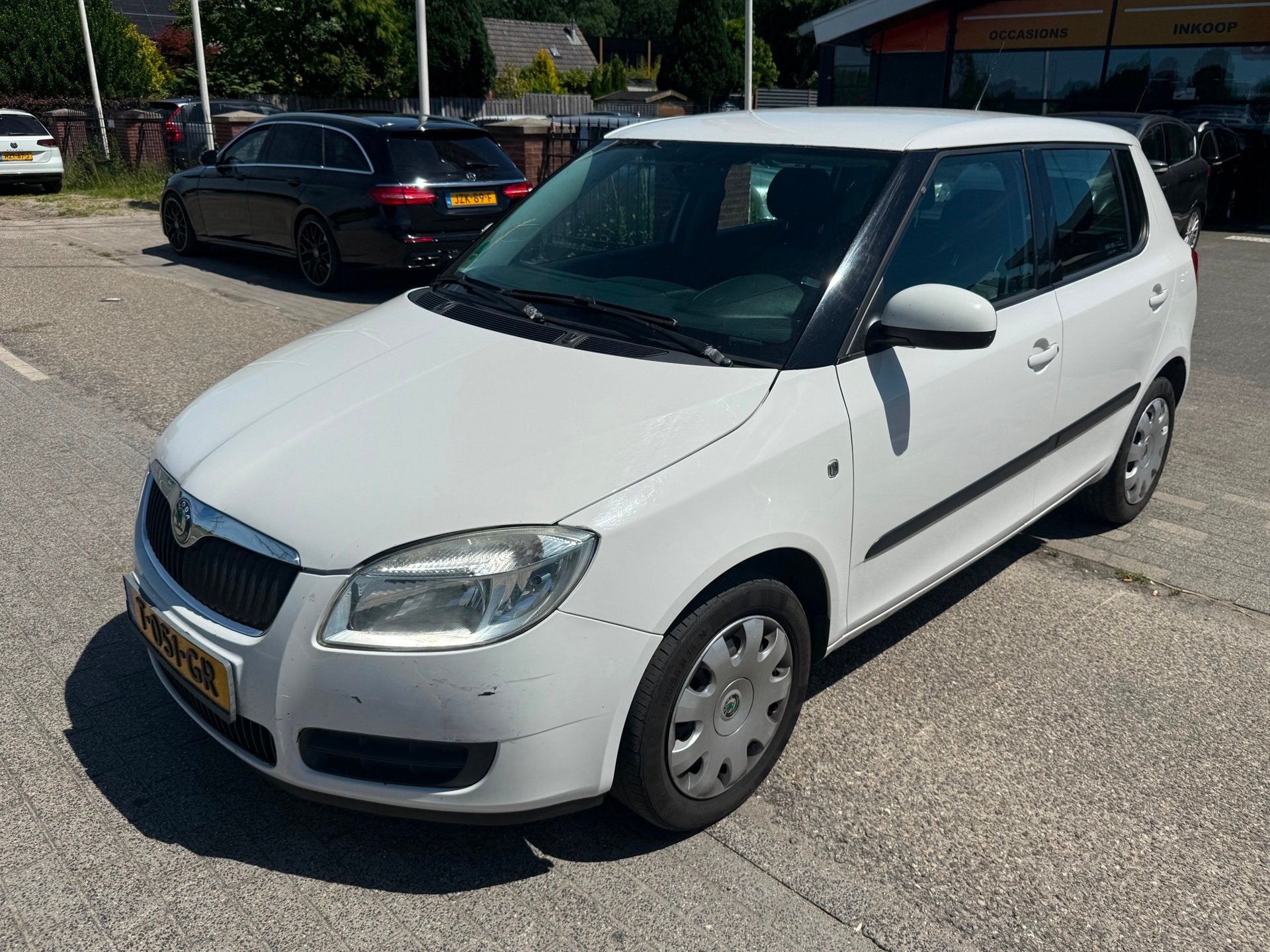 Skoda Fabia 1.4-16V Comfort APK 6-2-2027/AIRCO/CRUISE/RIJDT, Auto's, Skoda, Voorwielaandrijving, Zwart, 4 cilinders, Wit