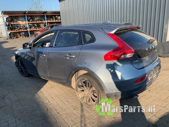 Achteras voorwielaandrijving van een Volvo V40, Gebruikt, -, -, Ophalen of Verzenden