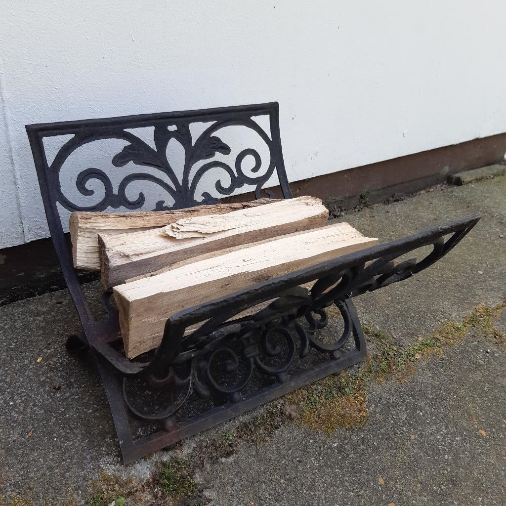 Gietijzeren haardhout rek, Tuin en Terras, Haardhout, Minder dan 3 m³, Ophalen of Verzenden, Blokken