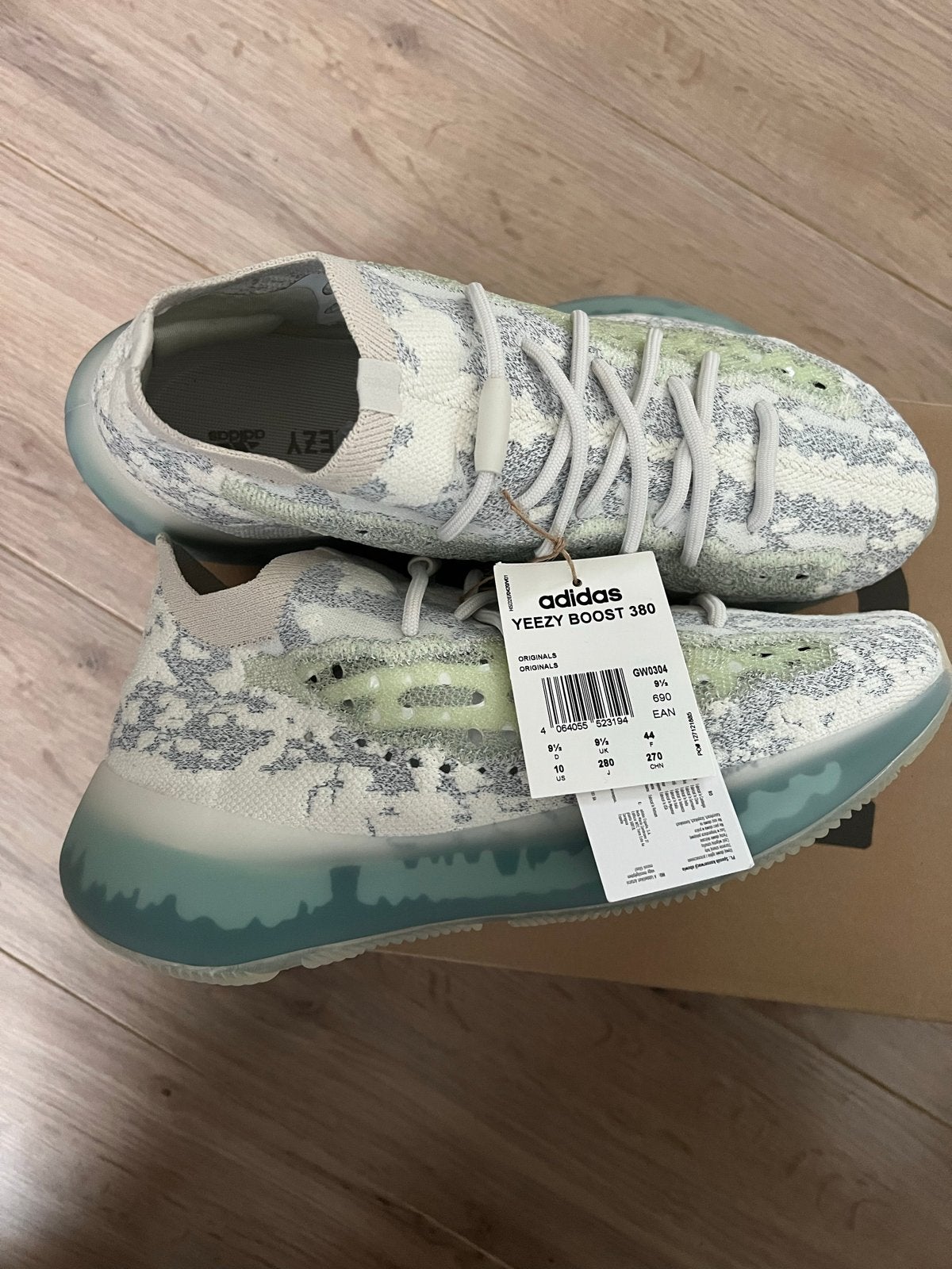 Adidas Yeezy Boost 380 Alien Blue - Maat 44, Ophalen of Verzenden, Nieuw, Overige kleuren, Sneakers of Gympen