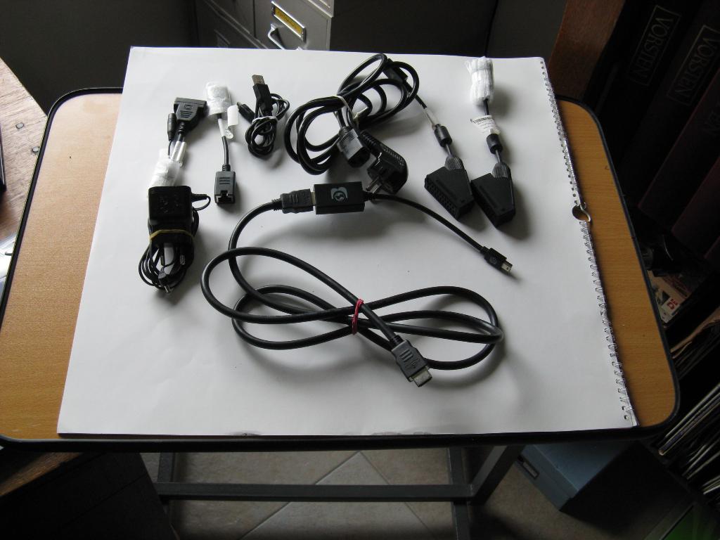 Verschillende snoeren van computer en printer en opladen etc, Doe-het-zelf en Verbouw, Ophalen of Verzenden, Nieuw, 50 tot 100 mm