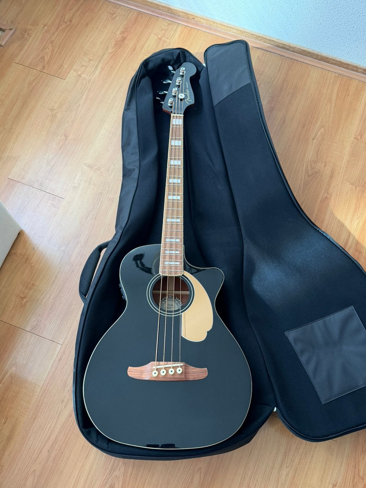 FENDER KINGMAN akoestische bas. Zgan., Ophalen, Zo goed als nieuw