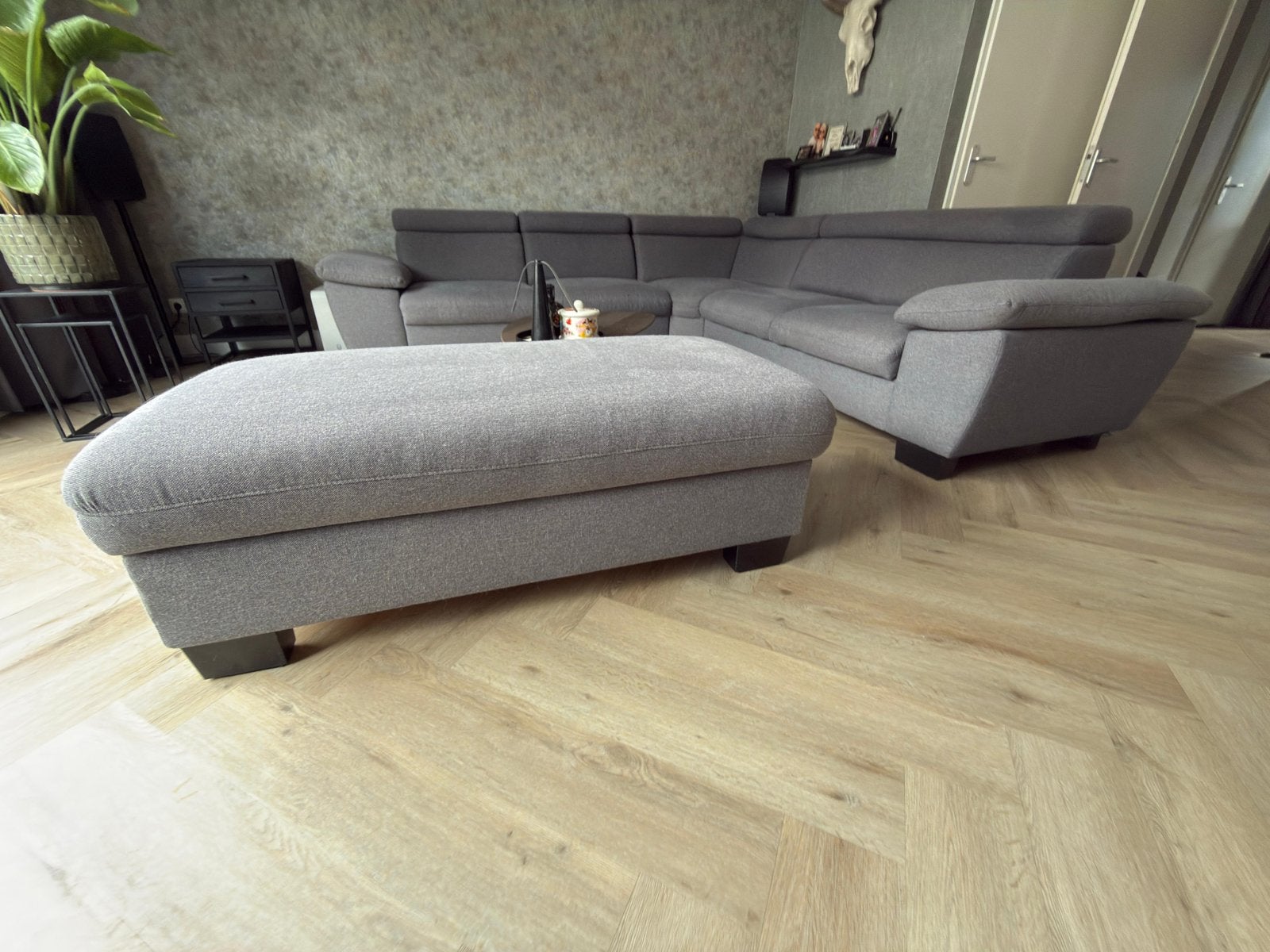 Eijerkamp Hoekbank 280x280 verstelbare functies incl. poef, Huis en Inrichting, Banken | Bankstellen, Ophalen, 250 tot 300 cm
