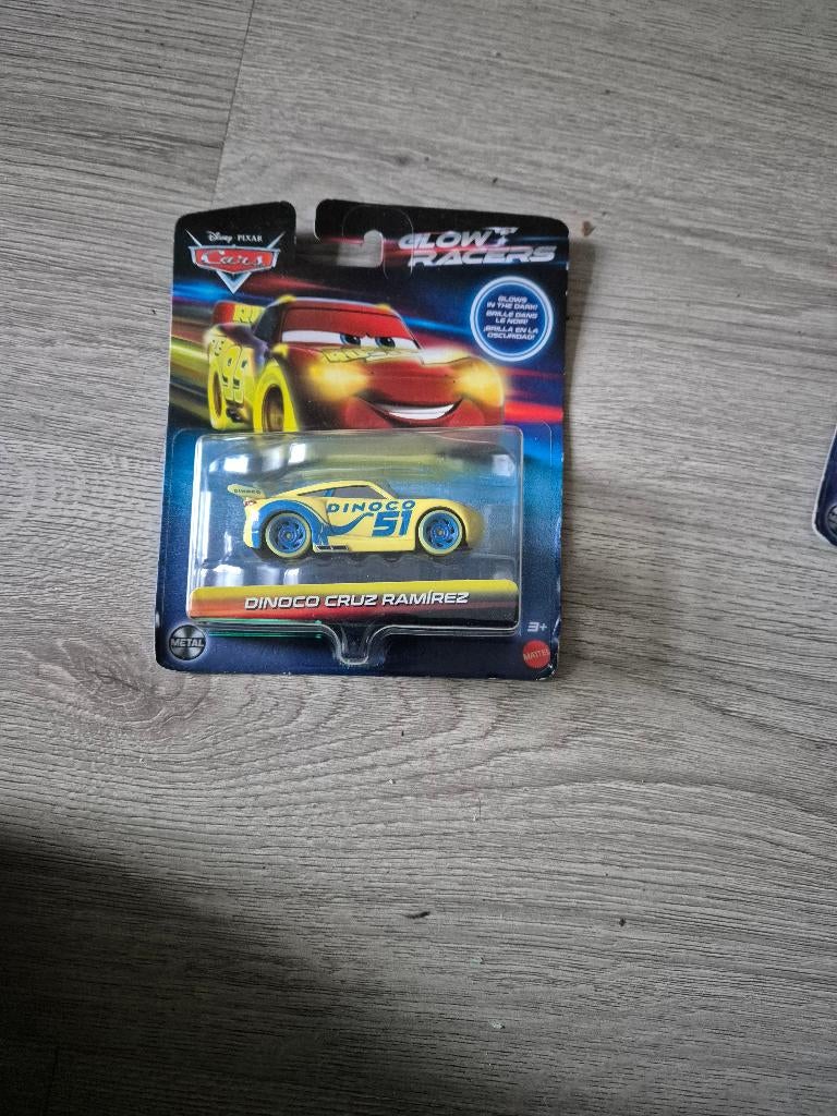DINOCO CRUZ ramirez Glow in the Dark Racers Disney Pixar, Ophalen of Verzenden, Nieuw, Auto