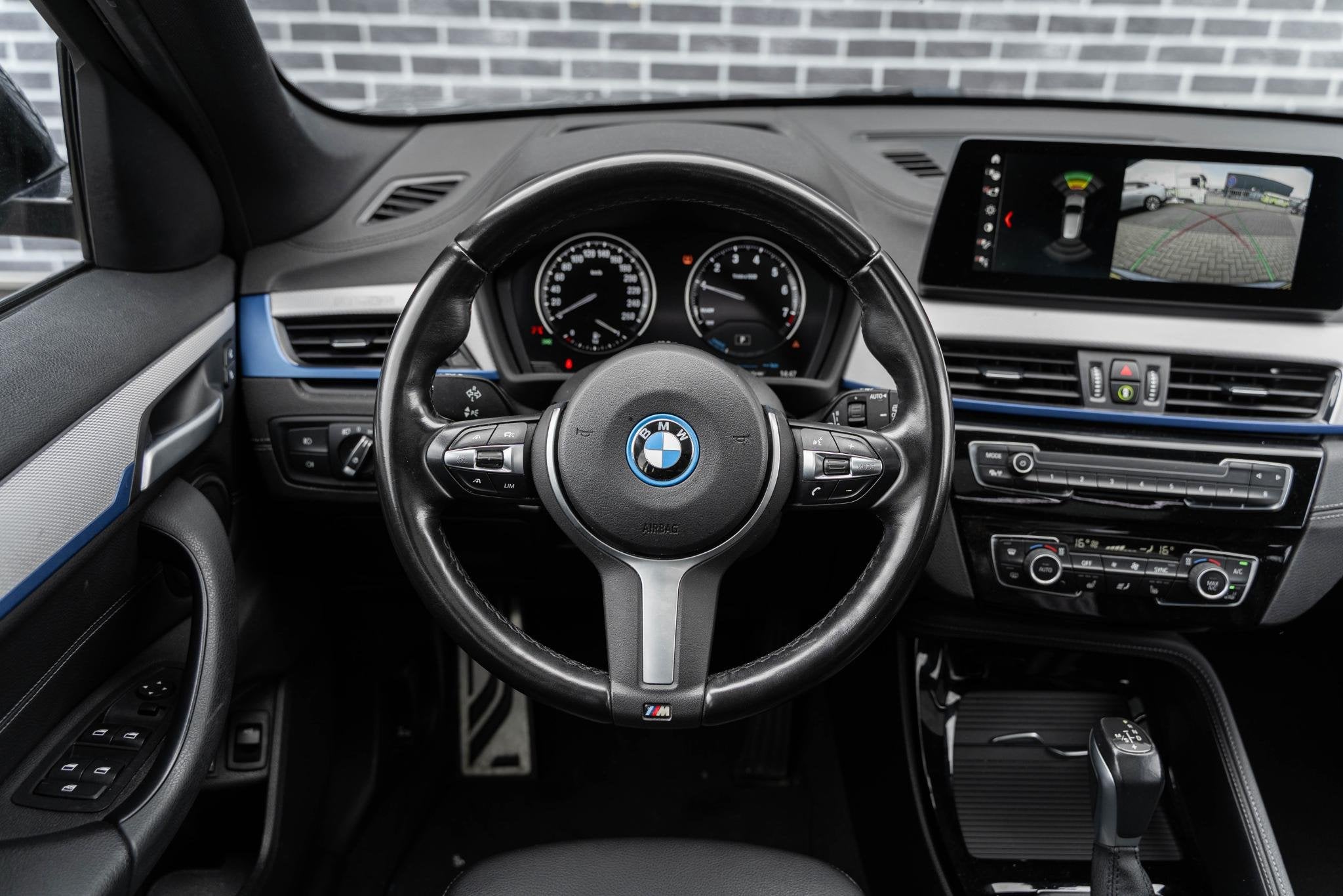BMW X1 xDrive25e High Executive | M-Sport | Panoramadak | LE, Auto's, Gebruikt, Bedrijf, Hybride Elektrisch/Benzine, 3 cilinders