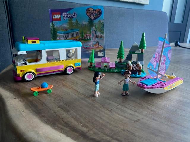 Lego friends boscamper en zeilboot (41618), Ophalen of Verzenden, Zo goed als nieuw