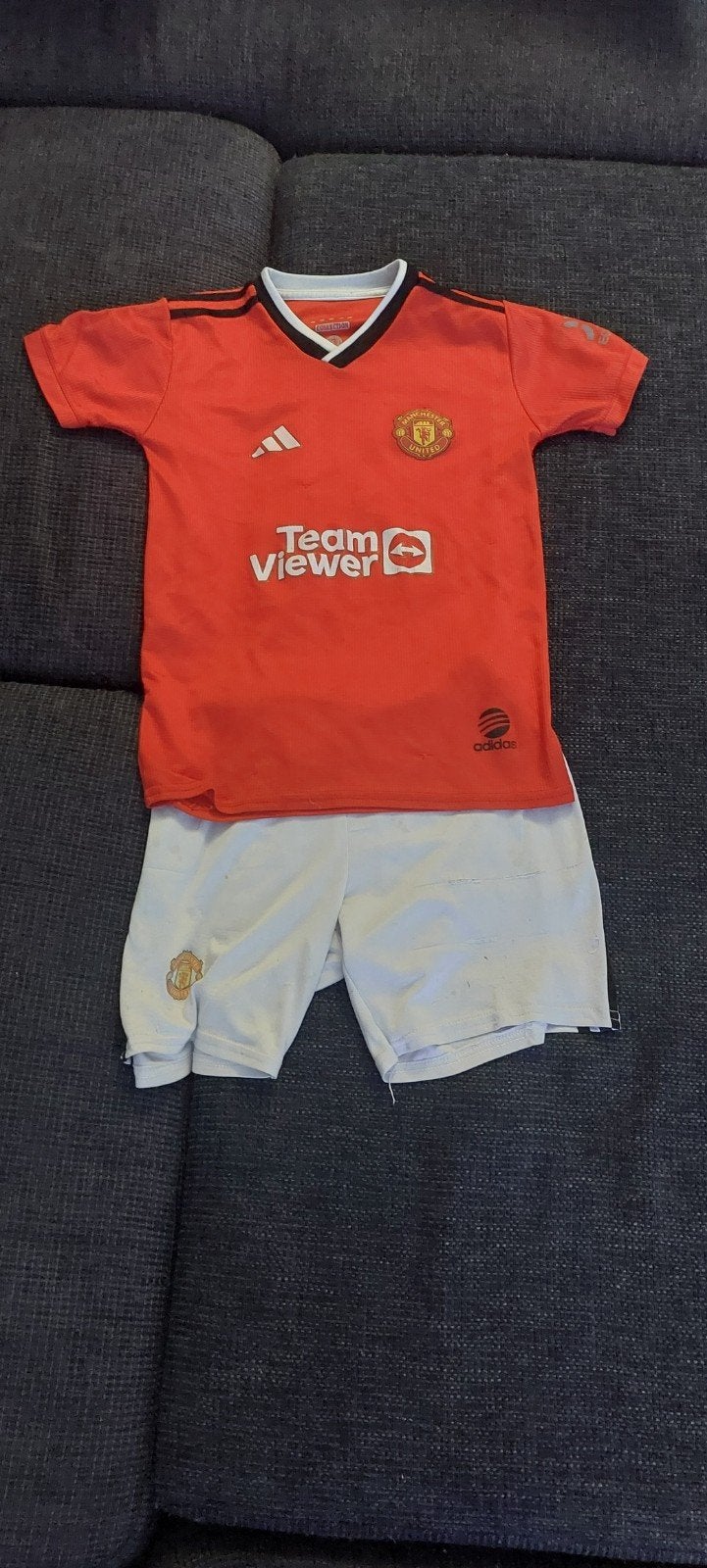 Manchester united shirt en short, Sport en Fitness, Maat XS of kleiner, Ophalen of Verzenden, Nieuw, Shirt