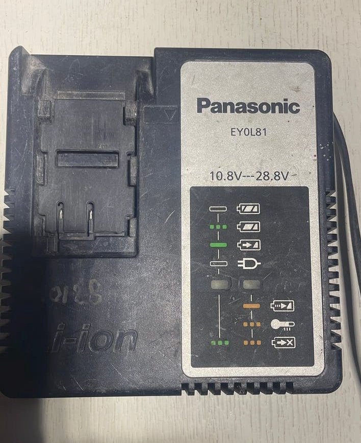 Acculader panasonic EY0L81, Ophalen of Verzenden, Gebruikt