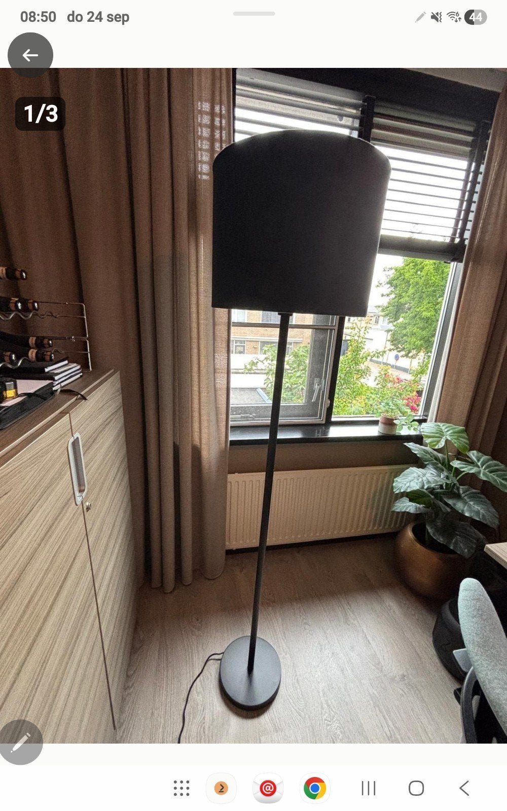 Strakke staande lamp met blauw fluwelen kap, Huis en Inrichting, Ophalen, Gebruikt, Metaal, Modern