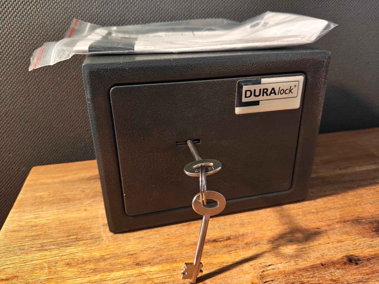 DURAlock Kluisje 20x17x15cm met 2 sleutels, Ophalen of Verzenden, Zo goed als nieuw, Brandkast