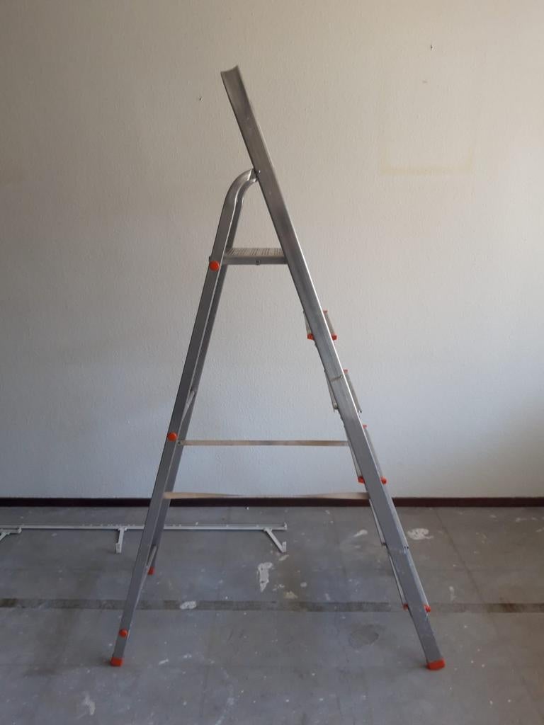 Altrex Trap - Handige en stevige huishoudtrap, Doe-het-zelf en Verbouw, Ladders en Trappen, Ophalen, Gebruikt, Trap, Minder dan 2 meter