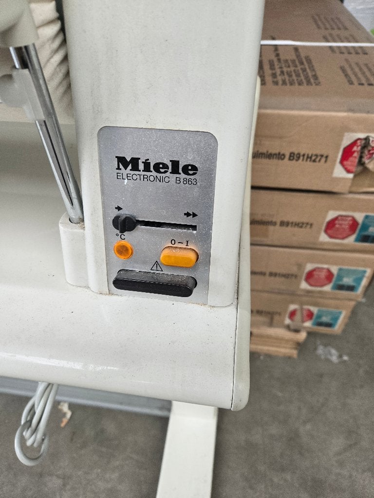 Miele strijkrol in perfecte staat, Ophalen, Zo goed als nieuw, Strijkijzer met snoer