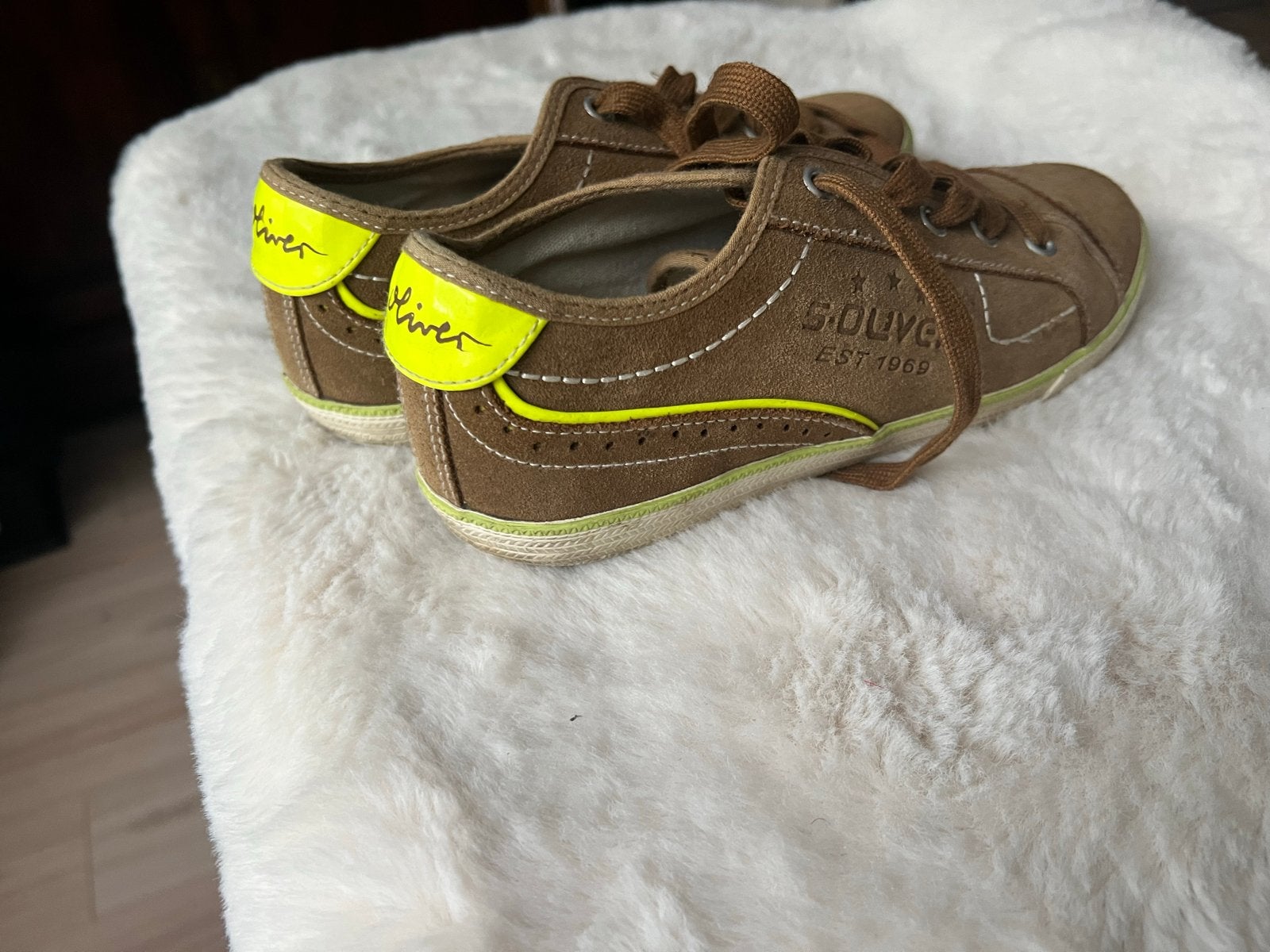 S.Oliver sneakers maat 37 - Bruin met neon details, Ophalen of Verzenden, Gebruikt, Meisje, Schoenen