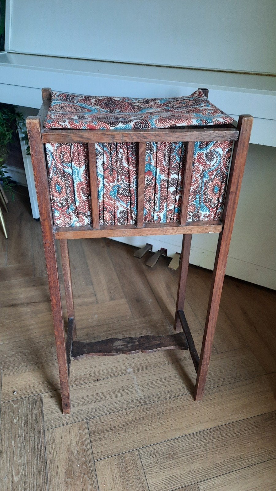Vintage naaimand op standaard - Hout en stof, Ophalen of Verzenden, Gebruikt, Overige typen