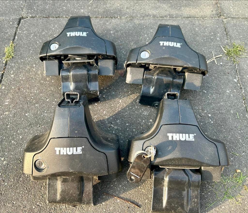 Thule voeten + kitset voor Opel Astra K (vanaf 2016), Auto diversen, Dakdragers, Ophalen of Verzenden, Zo goed als nieuw