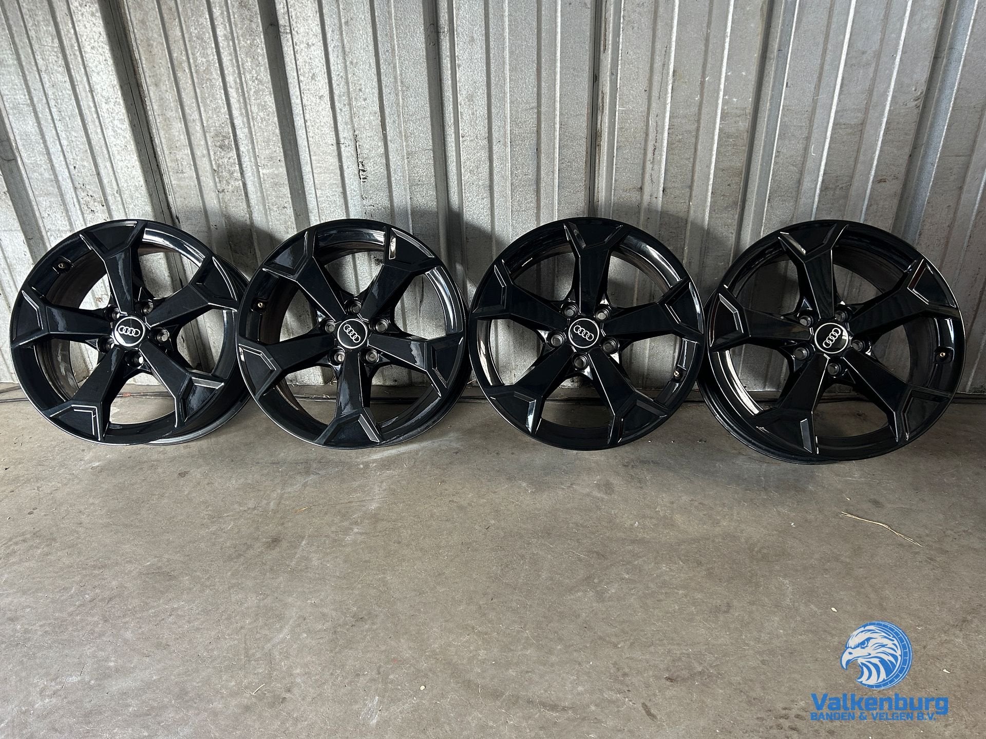 Originele Audi A3 Q2 Q3 17 inch zwarte velgen 5x112, Gebruikt, Velg(en), -, -