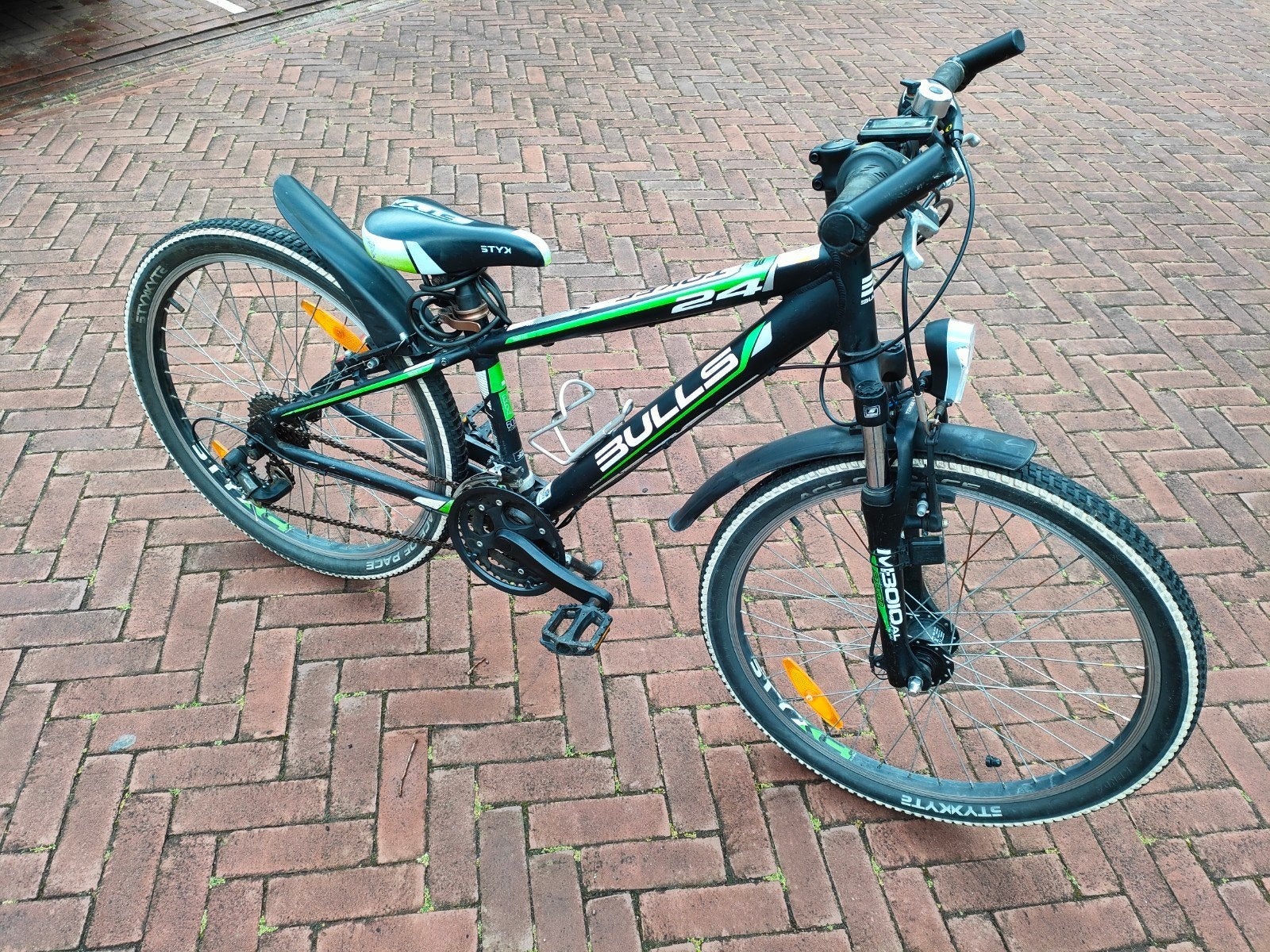 Bulls Tokee mountainbike 24 inch met 18 speed en ATB, Fietsen en Brommers, 24 inch, Versnellingen, Ophalen of Verzenden, Zo goed als nieuw