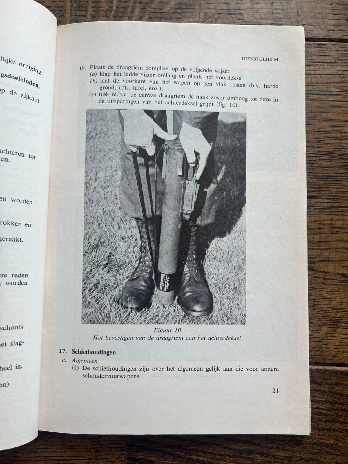 Nederlands KL voorschrift LAW 66 mm anti tank, Verzamelen, Militaria | Algemeen, Verzenden, Nederland, Embleem of Badge, Landmacht