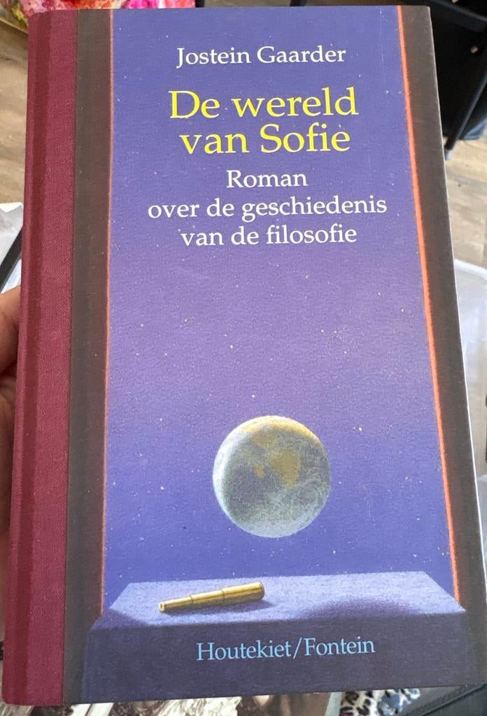 De wereld van Sofie - Jostein Gaarder, Ophalen of Verzenden, Gelezen, Europa overig
