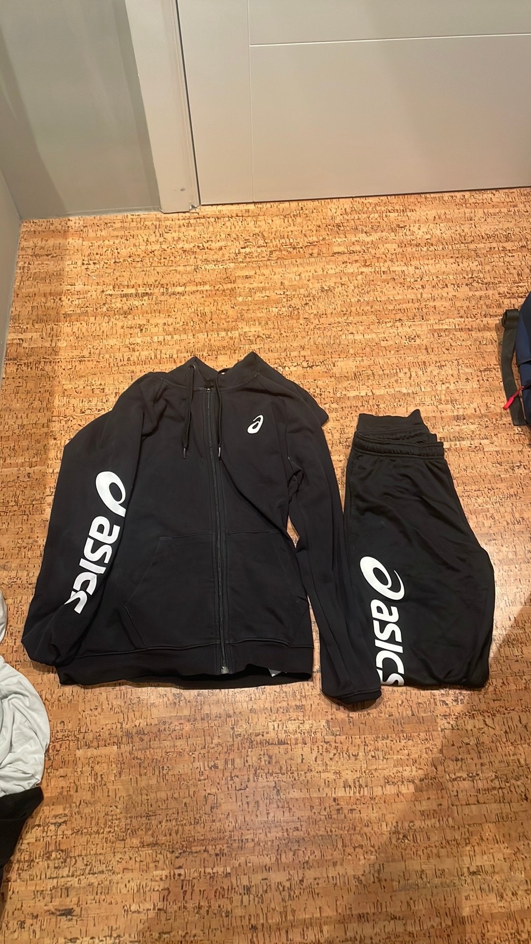 Asics trainingspak zwart maat M Top instaat, Maat 48/50 (M), Zwart, Boboabflop@gmail.com, Ophalen of Verzenden