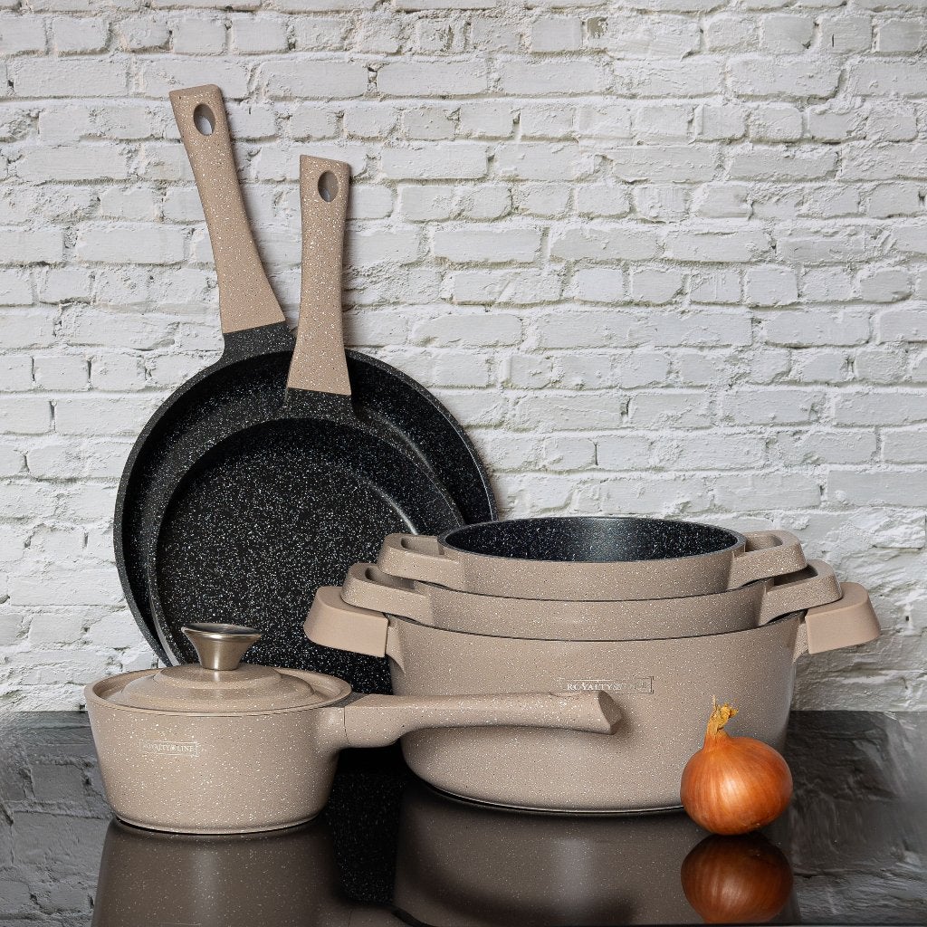 Pannenset 14delig Creuset look Royalty Line PFAS Vrij creme, Pannenset, Ophalen of Verzenden, Met handvatten, Overige merken