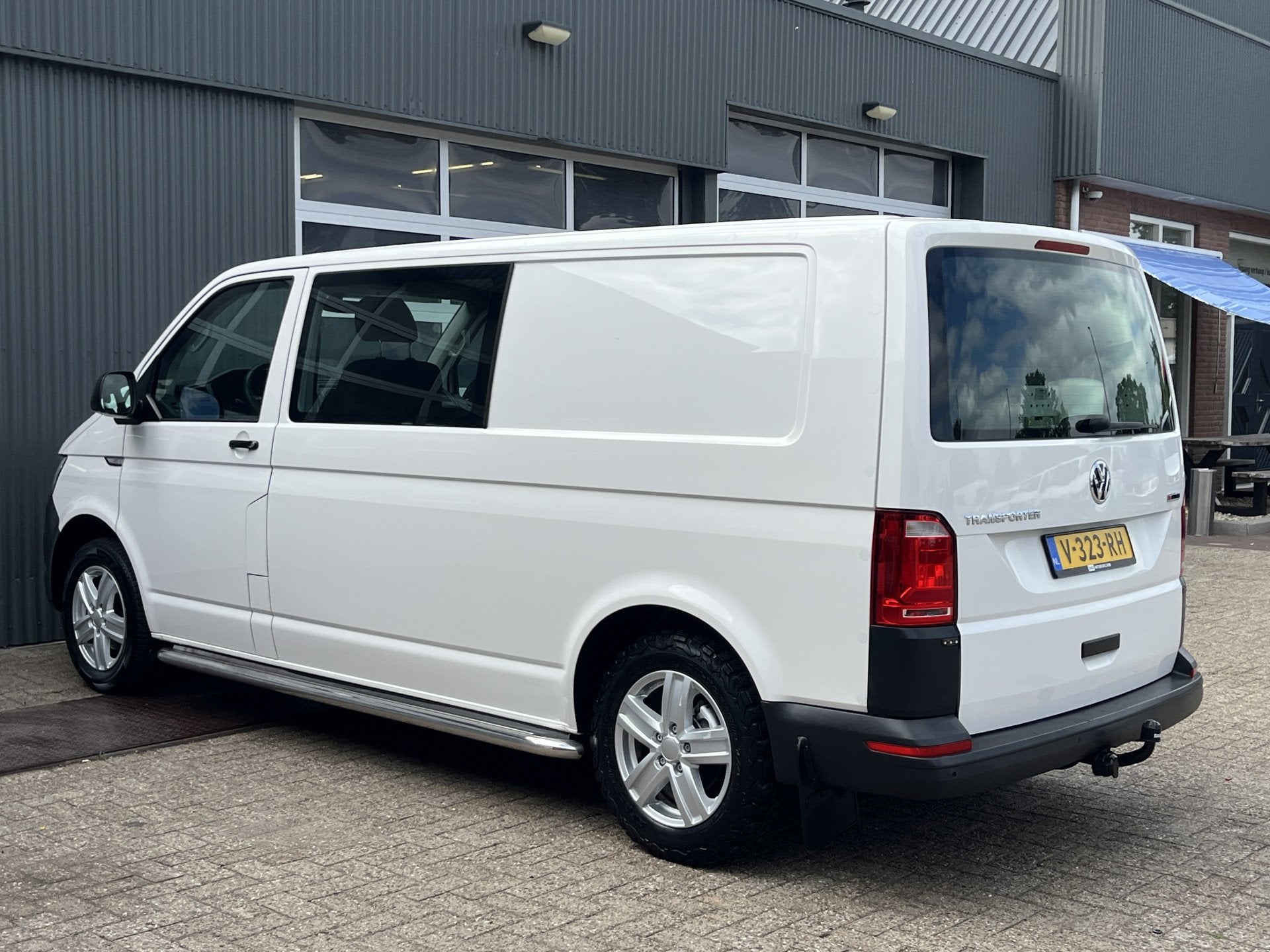 Volkswagen Transporter 2.0 TDI L2H1 DC 4Motion 150pk 4x4 Vie, Auto's, Bestelauto's, Stof, Gebruikt, 4 cilinders, 150 pk