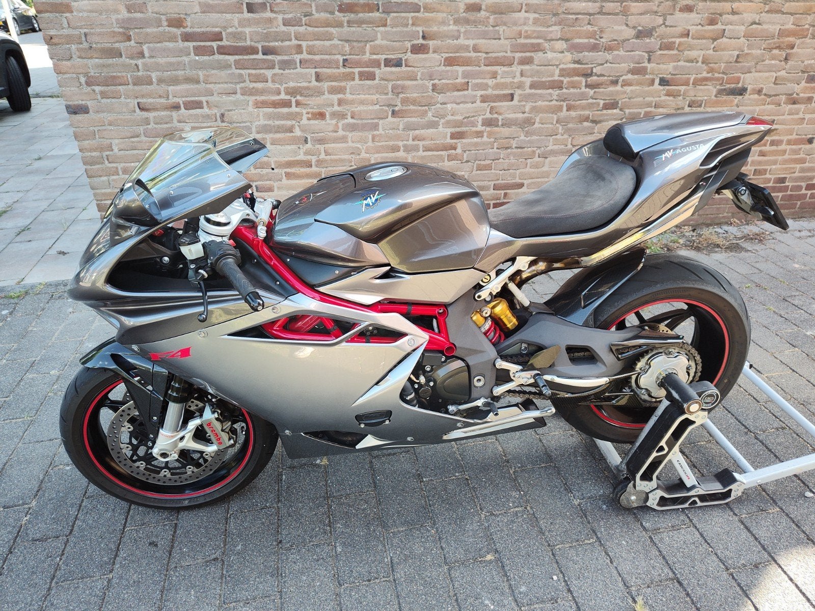MV Agusta F4 1000R - 2010, 4 cilinders, Motorrijbewijs A, Super Sport, Sportuitlaat