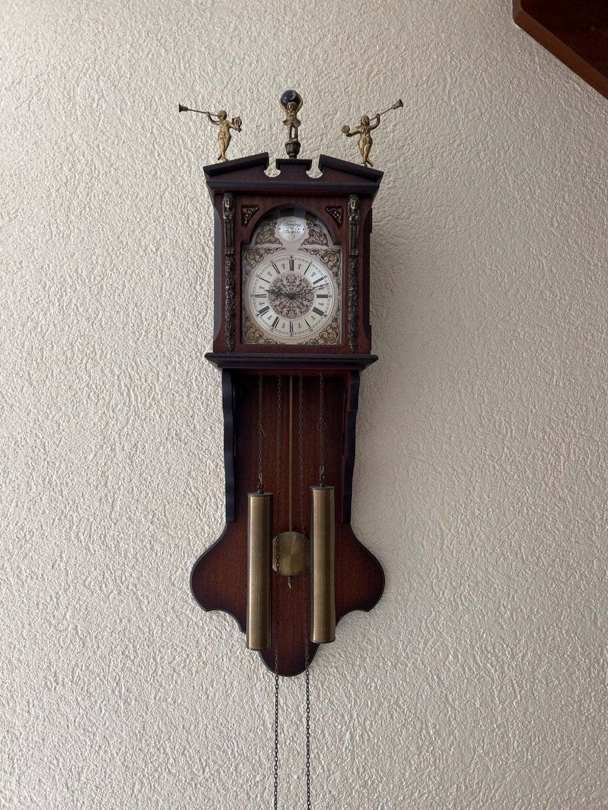 Mooie klok van Tempus Fugit, Ophalen