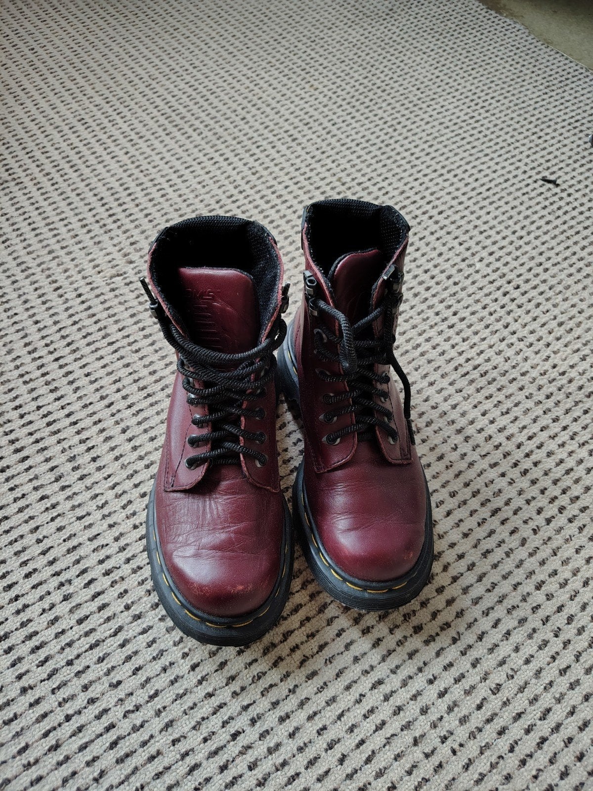 Dr. Martens Laarzen - Bordeauxrood en Paars, Lage of Enkellaarzen, Ophalen of Verzenden, Dr. Martens, Gedragen