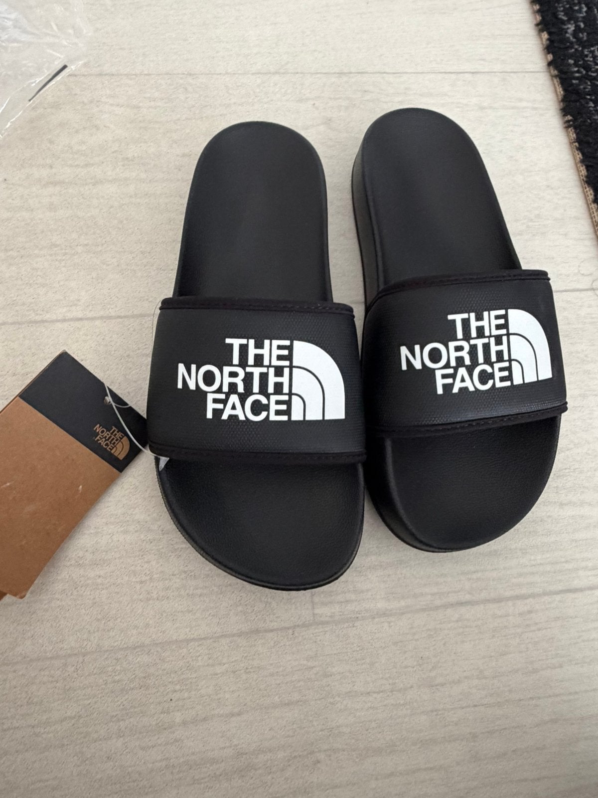 Slippers van the north face dames of heren maat 37, Ophalen of Verzenden, Nieuw, Zwart