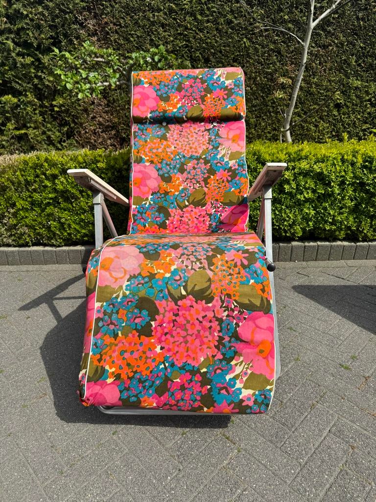 Vintage tuinstoel (jaren 70) - Bloemenprint, Ophalen of Verzenden, Gebruikt, Metaal, Inklapbaar