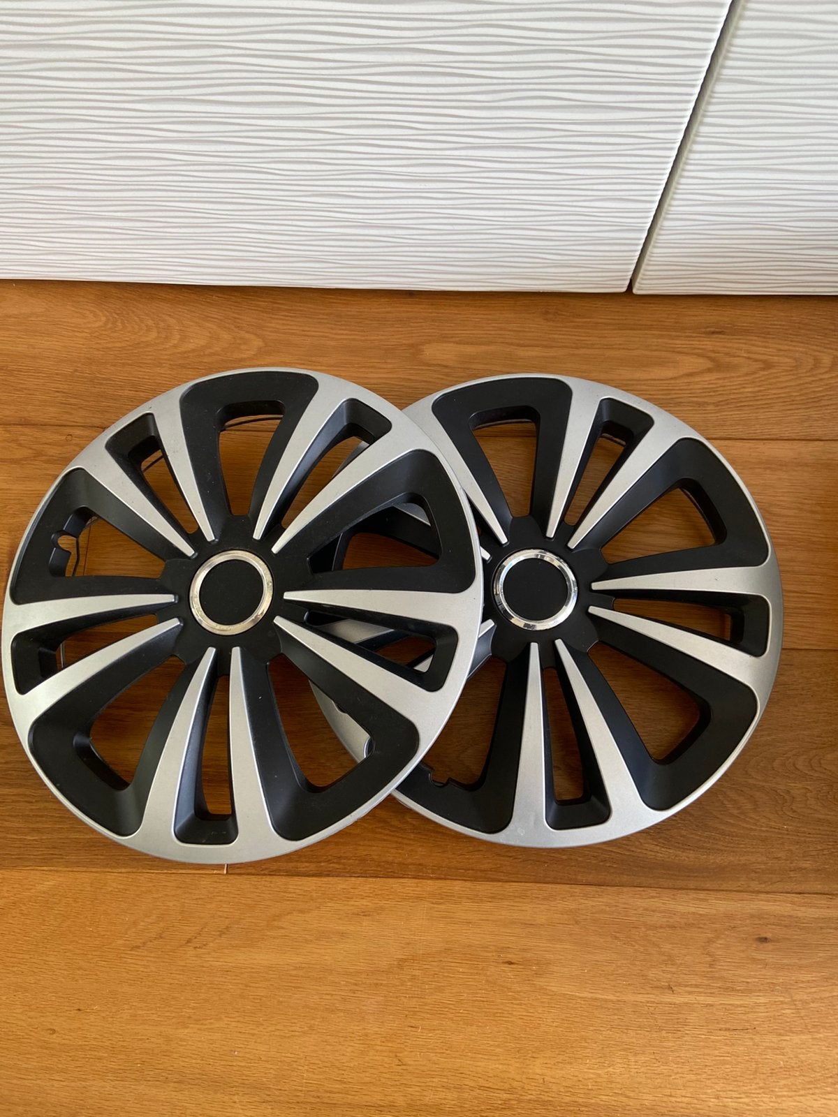 Twee wieldoppen voor caravan 14 “, Auto diversen, Wieldoppen, Ophalen