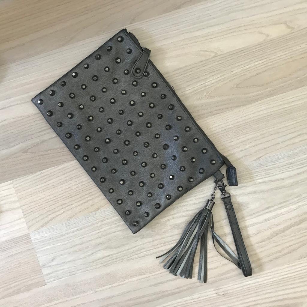 Leuke clutch met studs, Ophalen of Verzenden, Zo goed als nieuw, Avondtasje