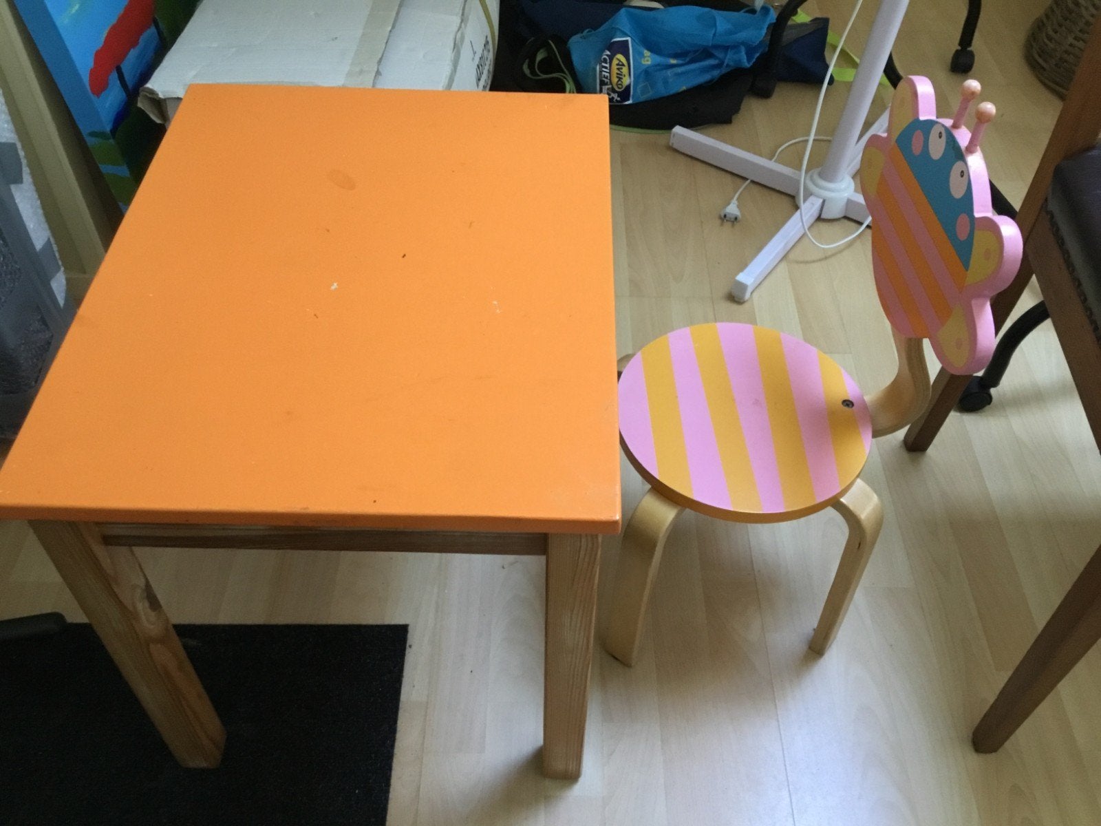 Kinder tafel en stoel set - Vrolijk design, Kinderen en Baby's, Ophalen of Verzenden, Gebruikt, Tafel(s) en Stoel(en)