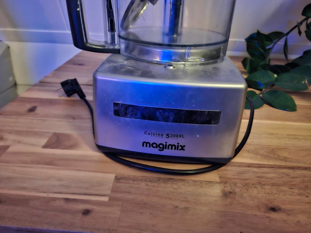 Magimix Cuisine 5200XL Foodprocessor, 3 tot 4 liter, Ophalen of Verzenden, Gebruikt, 2 snelheden