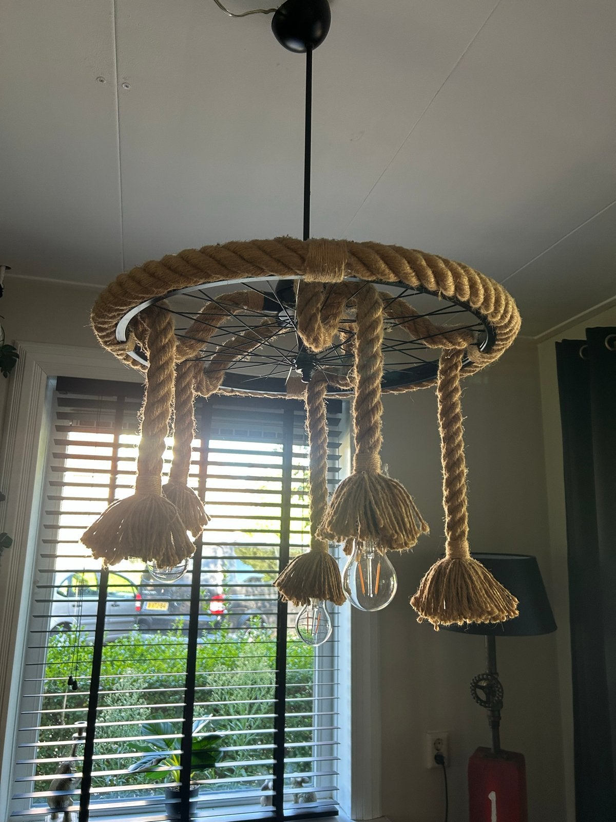 Industriële fietswiel lamp met jute touwen - 5 lichtpunten, Ophalen of Verzenden, Zo goed als nieuw, Metaal