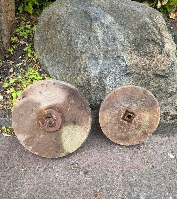 Antieke / oude slijpsteen - set van 2, Antiek en Kunst, Ophalen