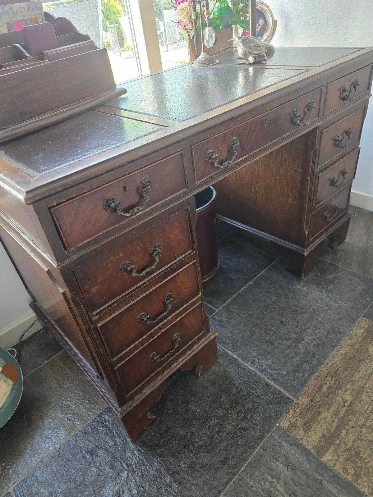 bureau, Ophalen